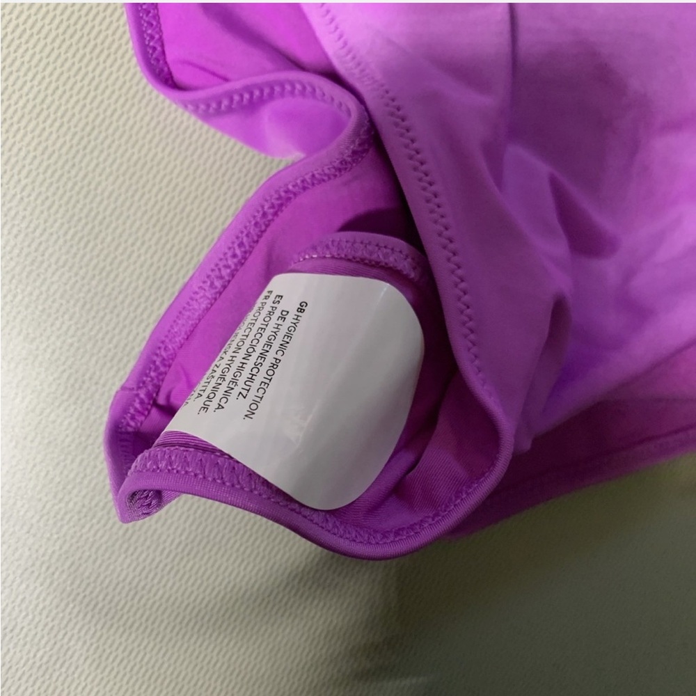 H&M high-leg cut-out swimsuit in purple - Picture 5 of 7